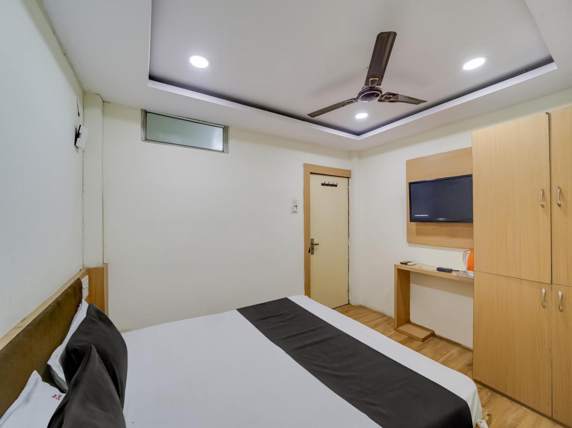 Super Hotel O The Surbhi Bhopal Exterior photo