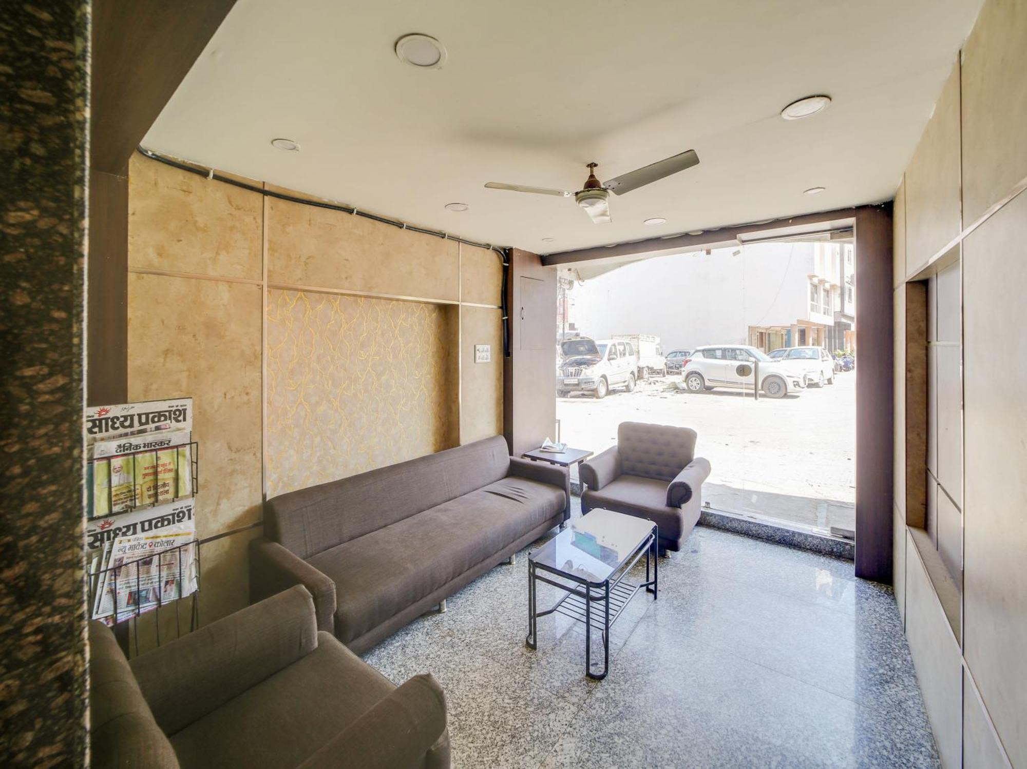 Super Hotel O The Surbhi Bhopal Exterior photo