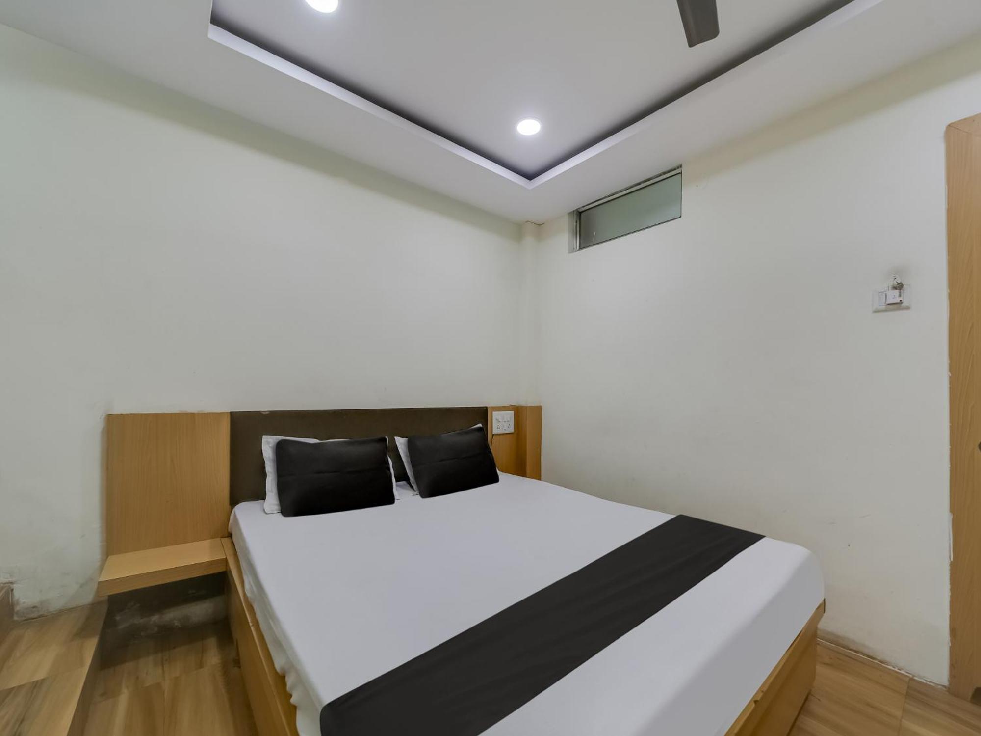 Super Hotel O The Surbhi Bhopal Exterior photo
